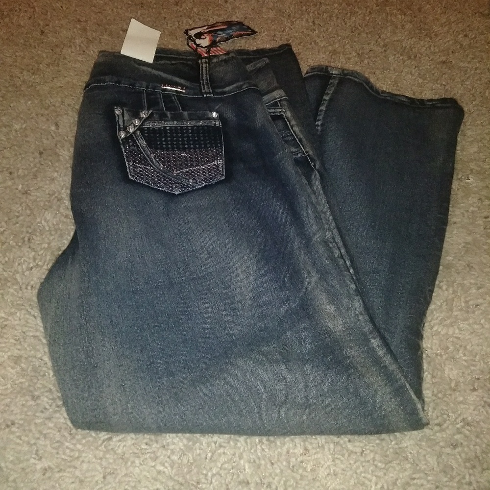 Brand new never worn skinny jeans.